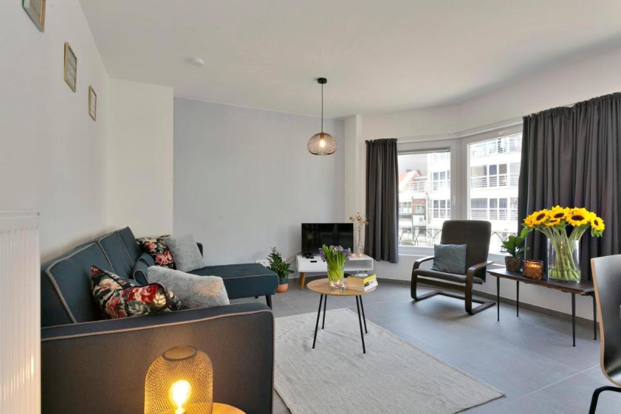 Delightful Family Apartment At Only 50 Meters From The Beach / Panne A Cote De Panne Bagian luar foto